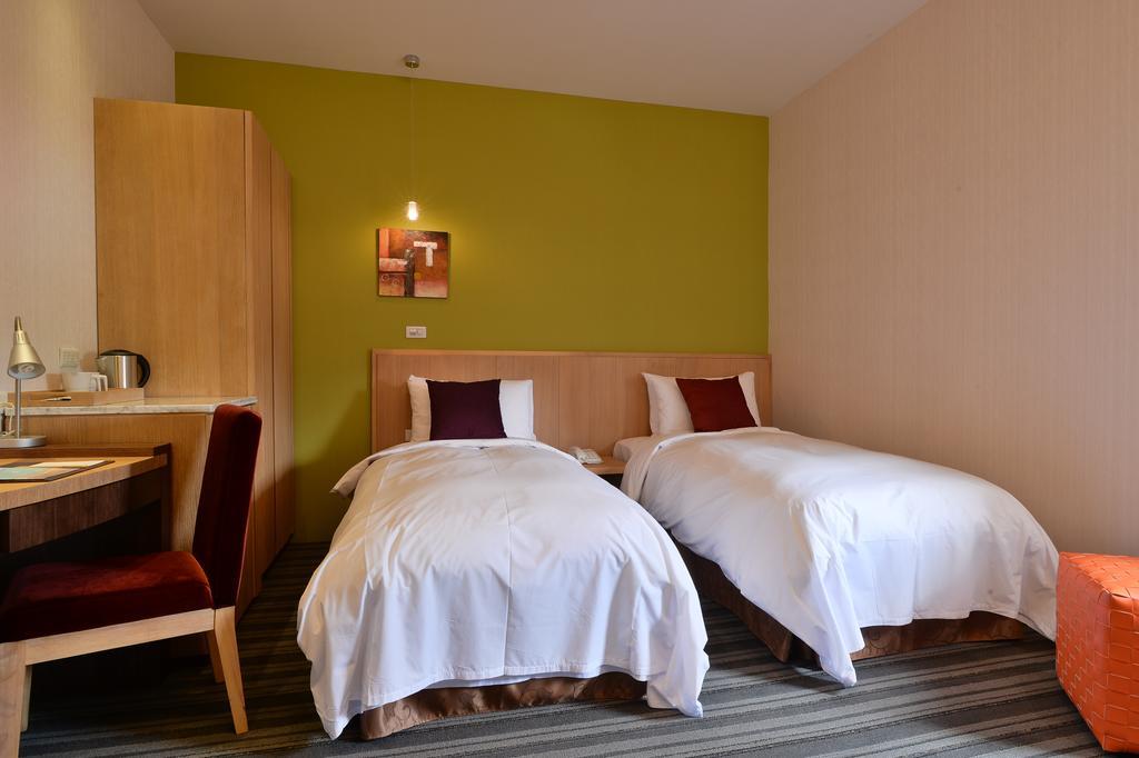 In Young Hotel Kaohsiung Dış mekan fotoğraf