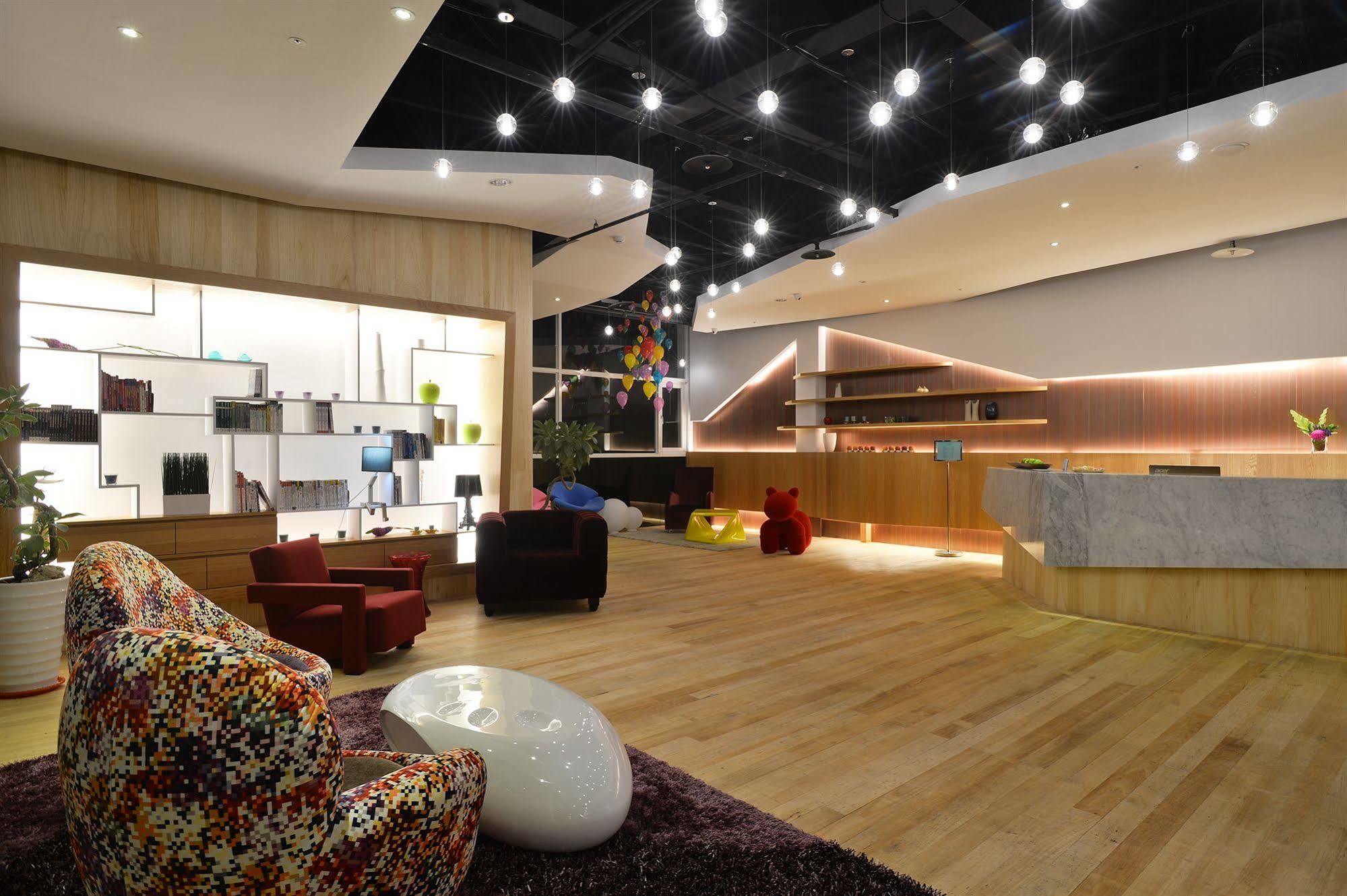 In Young Hotel Kaohsiung Dış mekan fotoğraf