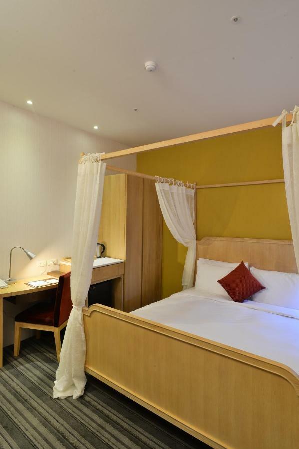 In Young Hotel Kaohsiung Dış mekan fotoğraf