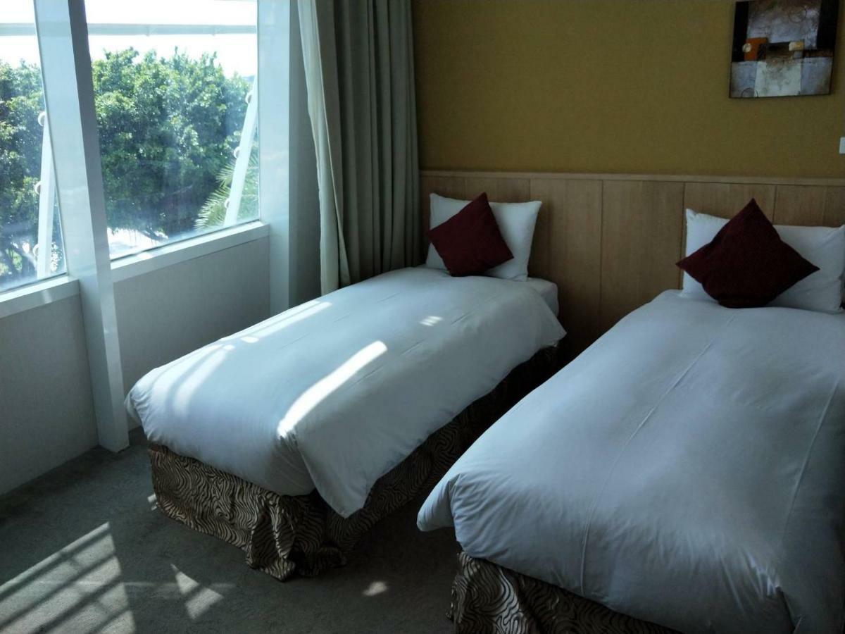 In Young Hotel Kaohsiung Dış mekan fotoğraf