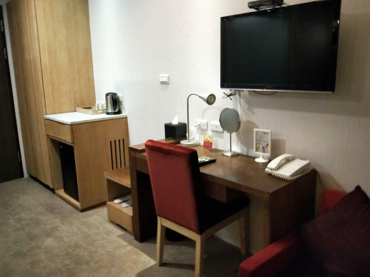 In Young Hotel Kaohsiung Dış mekan fotoğraf
