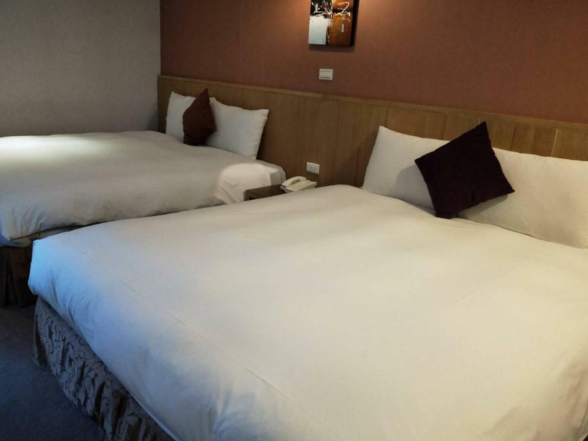 In Young Hotel Kaohsiung Dış mekan fotoğraf