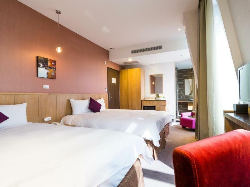 In Young Hotel Kaohsiung Dış mekan fotoğraf